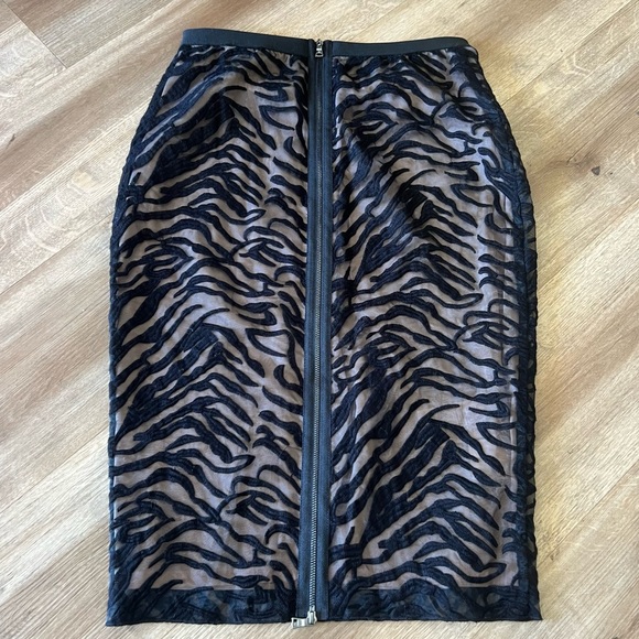 BCBGMAXAZRIA Irisa Lace Skirt XS - Picture 5 of 11